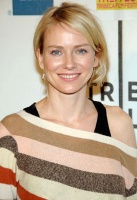 Naomi Watts tambien participa de esta producción ambientada durante el tsunami del 2004